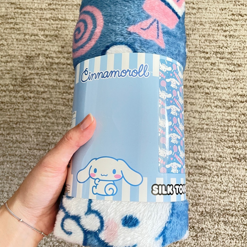 Cinnamoroll Blue and Pink Silk Touch Throw